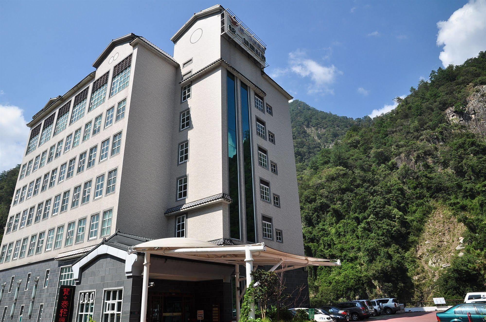 Uni-Resort Ku-Kuan Heping  Esterno foto